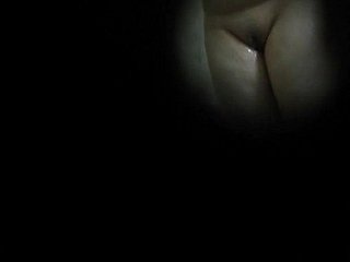 Desi Wet-nurse Pussy bespioneerd terwijl in douche