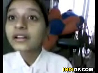 میرا بھارتی بہن حیرت انگیز چوچیان اور رسیلی بلی ہے