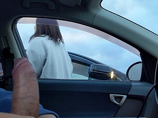 Handjob di dalam kereta