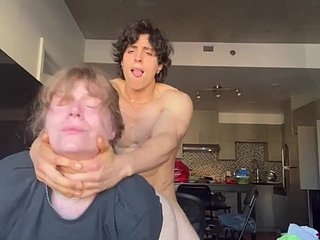 Arab Psycho che scopa il suo vicino MILF