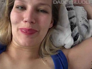 L Daddys Luder를 빌어 먹을 동안 함께 오르가즘을 보내주세요