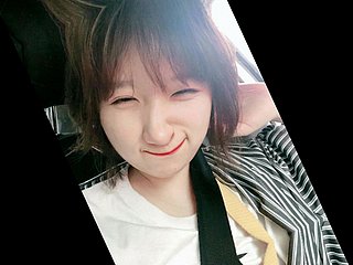 衡阳 骚货 胡尔斯 给 她 老公 谢欣戴绿帽 ， 被 同事 的 大鸡巴操 的 嗷嗷 叫 ， 还 把 她 的 骚逼 妹妹 胡尔 其 也 介绍 给 同事 日穴