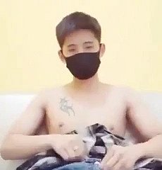 Chico lindo asiático