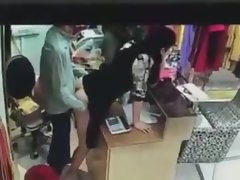 Big gun fa sesso con dipendente dietro il registratore di cassa in Cina