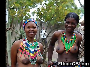 Afrika Funereal Genç GF'leri!