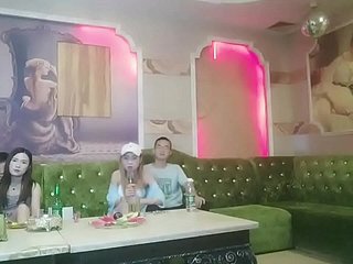 중국 ktv 변태 그룹 섹스 앉아있는 여자 4p