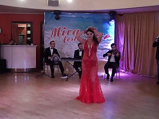danse 01 ventre MILF