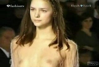 Oops - Lingerie Ramp Show - Become entangled et nue - dishearten télévision - Compilation