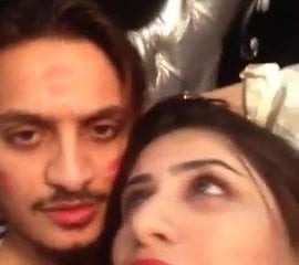 Muda Pakistan pecinta selfie