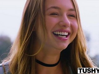 TUSHY Một threesome với người bạn thân nhất của tôi