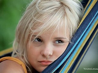 Monroe Masturbasi Her manis Diri